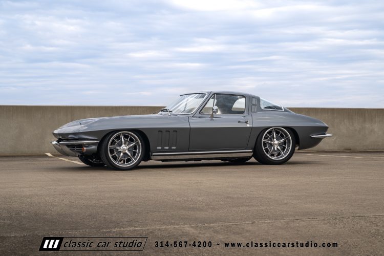 65_Chevrolet_Corvette_2219-182