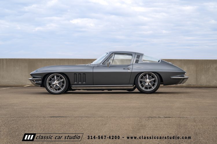 65_Chevrolet_Corvette_2219-183