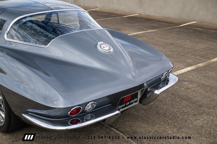 65_Chevrolet_Corvette_2219-192