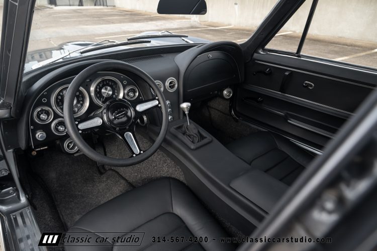 65_Chevrolet_Corvette_2219-197