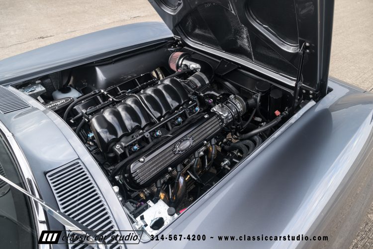 65_Chevrolet_Corvette_2219-203