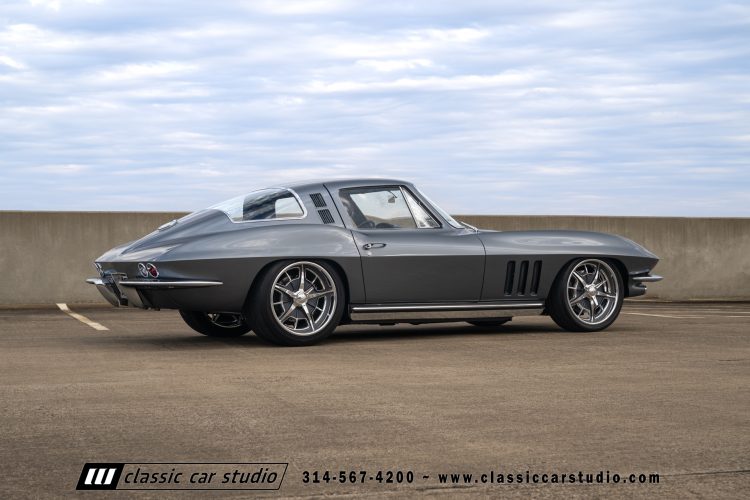 65_Chevrolet_Corvette_2219-206