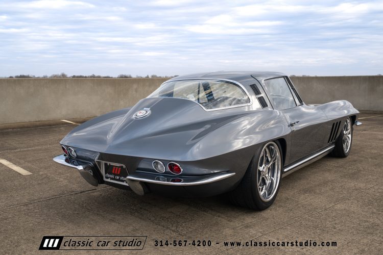 65_Chevrolet_Corvette_2219-209