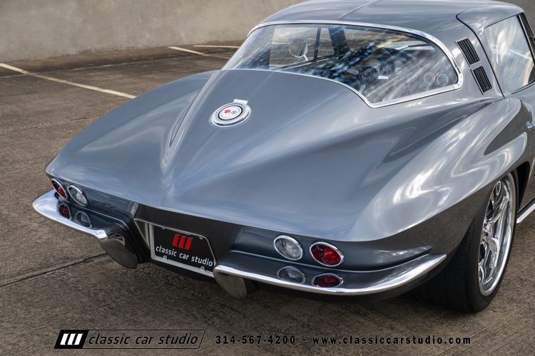 65_Chevrolet_Corvette_2219-211