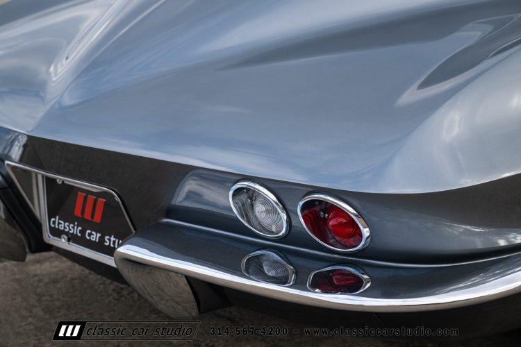 65_Chevrolet_Corvette_2219-212