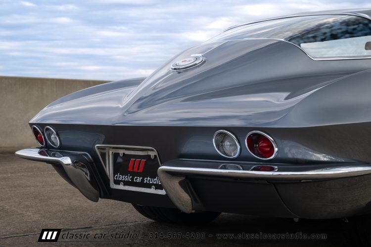 65_Chevrolet_Corvette_2219-214