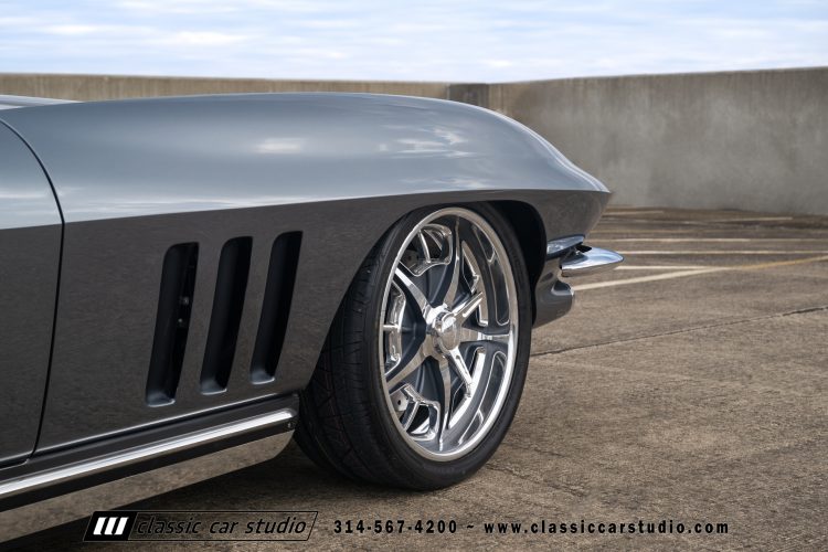 65_Chevrolet_Corvette_2219-215