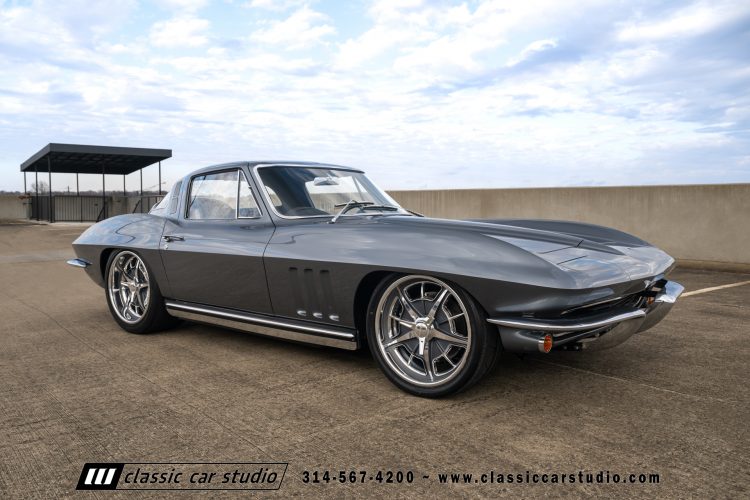 65_Chevrolet_Corvette_2219-216