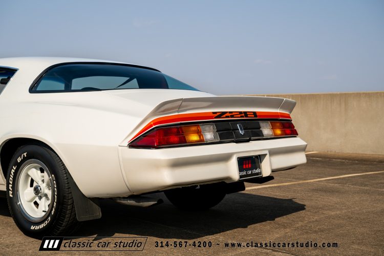 79_Chevrolet_Camaro_Z28_2213-116