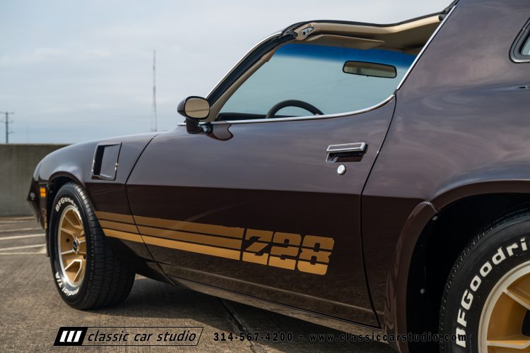 81_Chevrolet_Camaro_Z28_2207-197