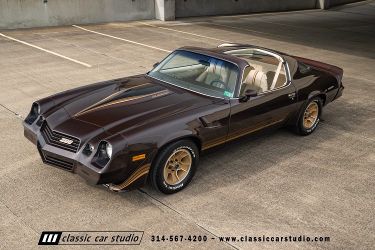 81_Chevrolet_Camaro_Z28_2207-208