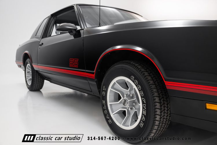 87_Chevrolet_Monte_Carlo_2205-69