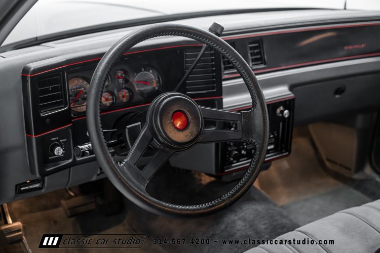 87_Chevrolet_Monte_Carlo_2205-83