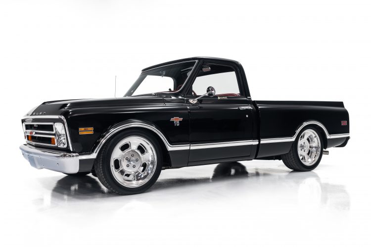 69_Chevrolet_C10_2152_Showcase