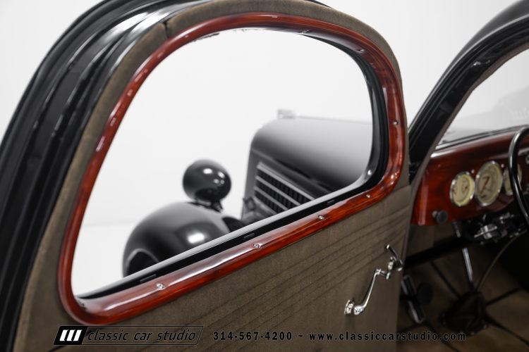 35_Ford_3Window_Coupe_2210-86