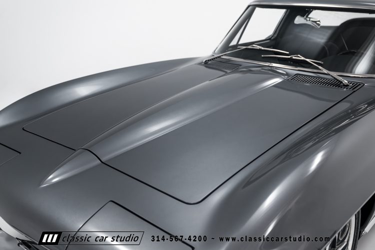 65_Chevrolet_Corvette_2219-11