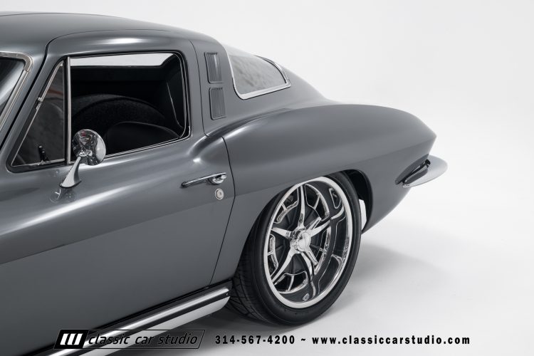 65_Chevrolet_Corvette_2219-14