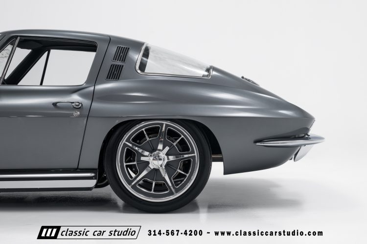 65_Chevrolet_Corvette_2219-43